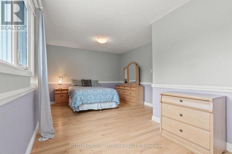 28824766/9-sundance-court/sheahan-estatestrend-village/ottawa/ontario/K2H8T4_37