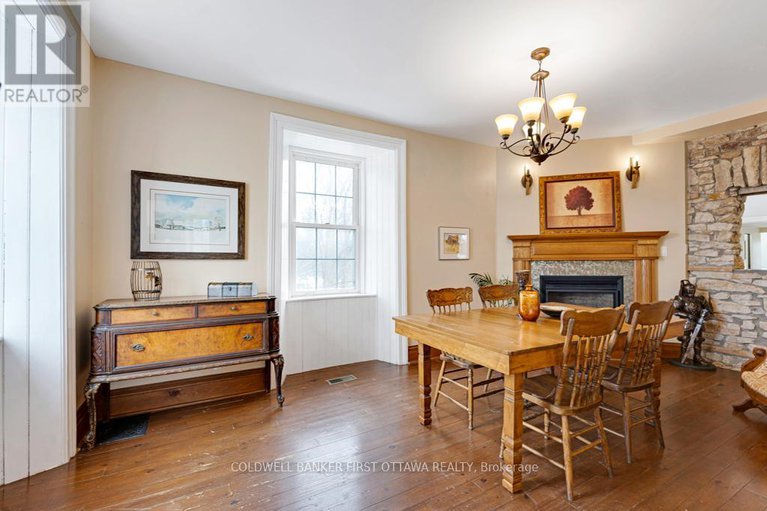 29212098/28-south-street/drummondnorth-elmsley-north-elmsley-twp/drummondnorth-elmsley/ontario/K7H2G1_10