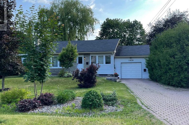 27910607/1926-belcourt-boulevard/chateauneuf/ottawa/ontario/K1C1M5_1