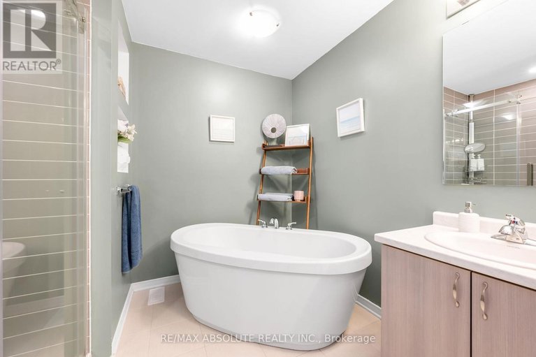 28578833/302-haliburton-heights/emerald-meadowstrailwest/ottawa/ontario/K2S1S3_38