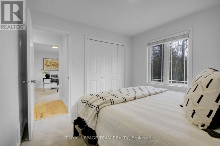 28297086/5719-stuewe-drive/manotick-east-to-manotick-station/ottawa/ontario/K4M1L2_25