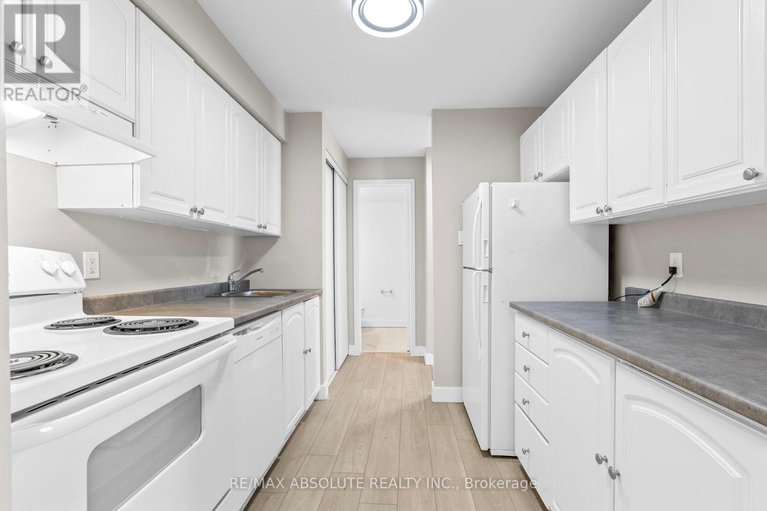 28995310/73b-750-st-andre-drive/hiawatha-parkconvent-glen/ottawa/ontario/K1C4R8_12