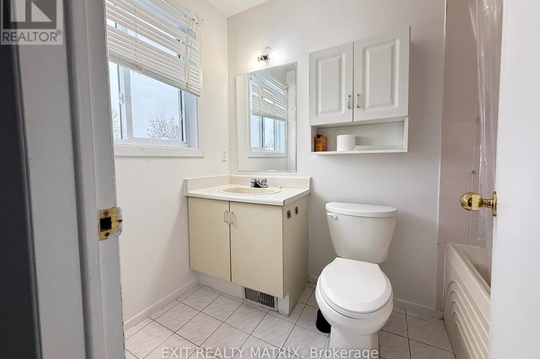 29238699/712-mathieu-way/fallingbrookpineridge/ottawa/ontario/K4A2S5_12