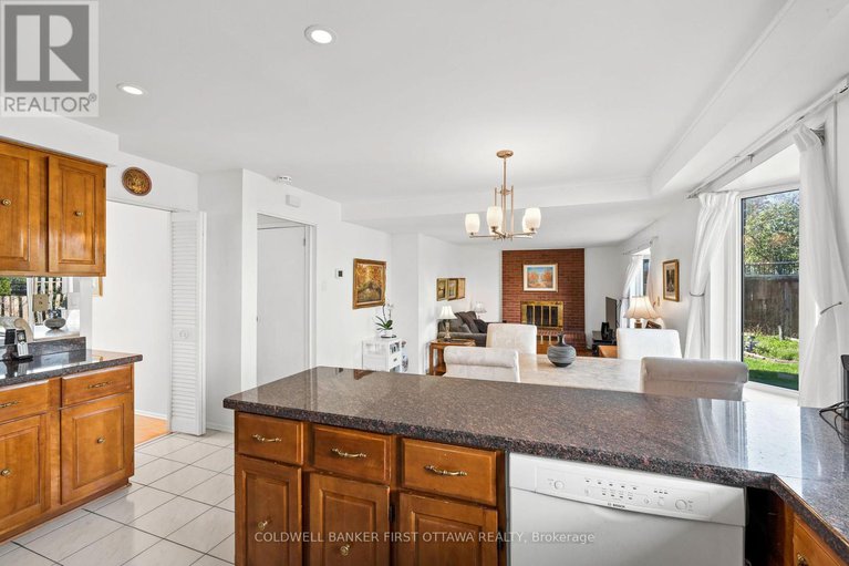 28315563/16-denewood-crescent/pineglencountry-place/ottawa/ontario/K2E7G5_19