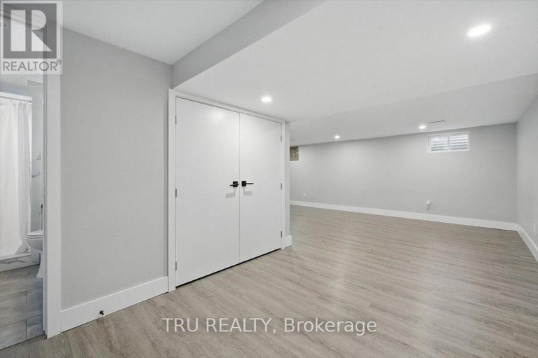 28427630/2114-balharrie-avenue/hawthorne-meadows/ottawa/ontario/K1G1G5_29