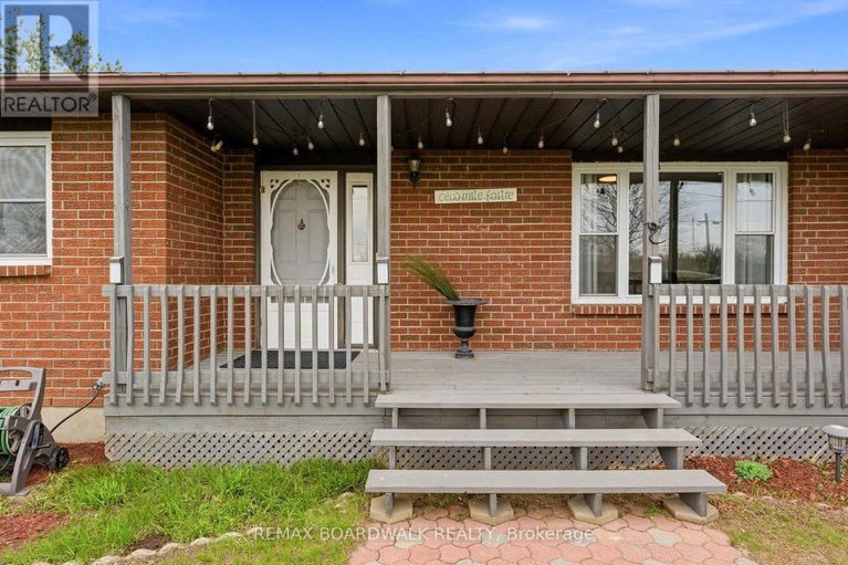 29674449/1671-oneill-road/north-grenville-twp-kemptville-south/north-grenville/ontario/K0G1S0_4