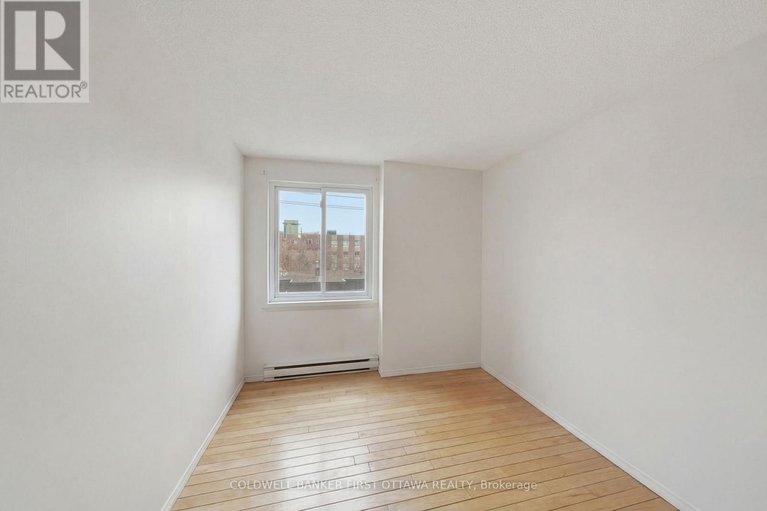 29622144/402-222-guigues-avenue/lower-townbyward-market/ottawa/ontario/K1N5J2_14