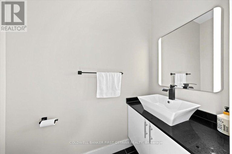 29180172/a-b-25-pennard-way/hunt-club-parkgreenboro/ottawa/ontario/K1T4C1_27