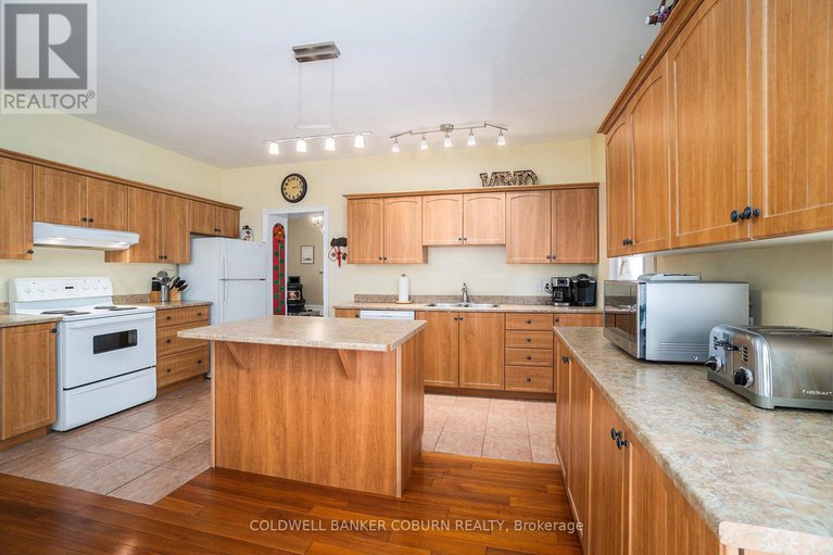 28075264/2327-hwy-31-highway/north-dundas-winchester-twp/north-dundas/ontario/K0C2K0_9