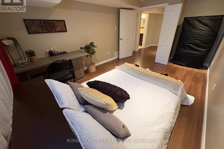 28793736/123-talltree-crescent/stittsville-central/ottawa/ontario/K2S0B1_44