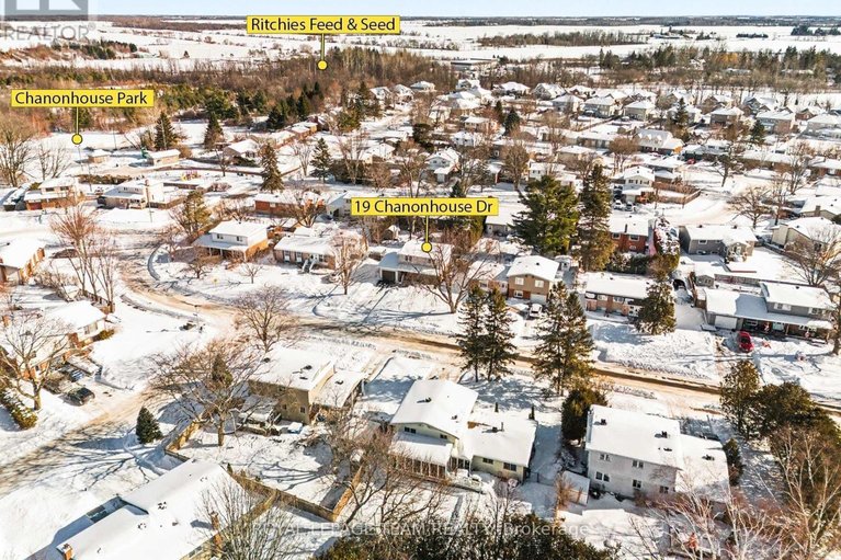 29319594/19-chanonhouse-drive/richmond/ottawa/ontario/K0A2Z0_25