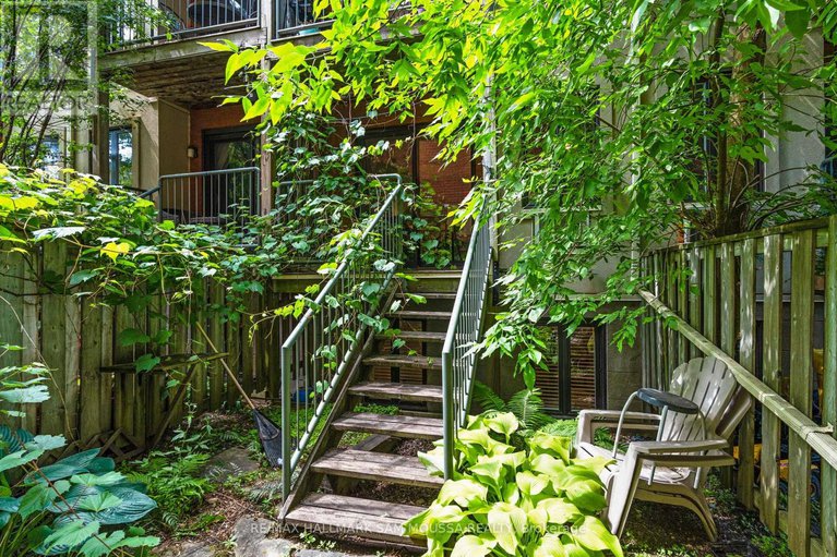 28828871/1178-blasdell-avenue/manor-park/ottawa/ontario/K1K4H5_28