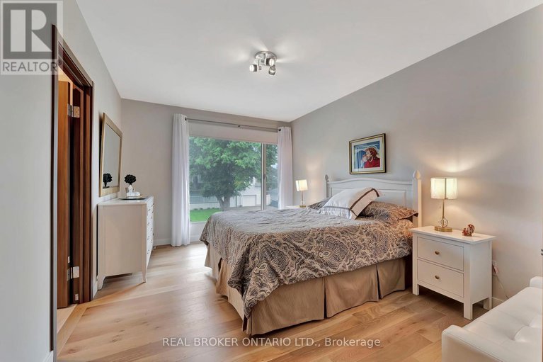 28733536/49-lotta-avenue/meadowlandsst-claire-gardens/ottawa/ontario/K2G2B4_29