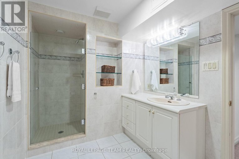 28653090/603-edison-avenue/mckellarhighland/ottawa/ontario/K2A1V6_38