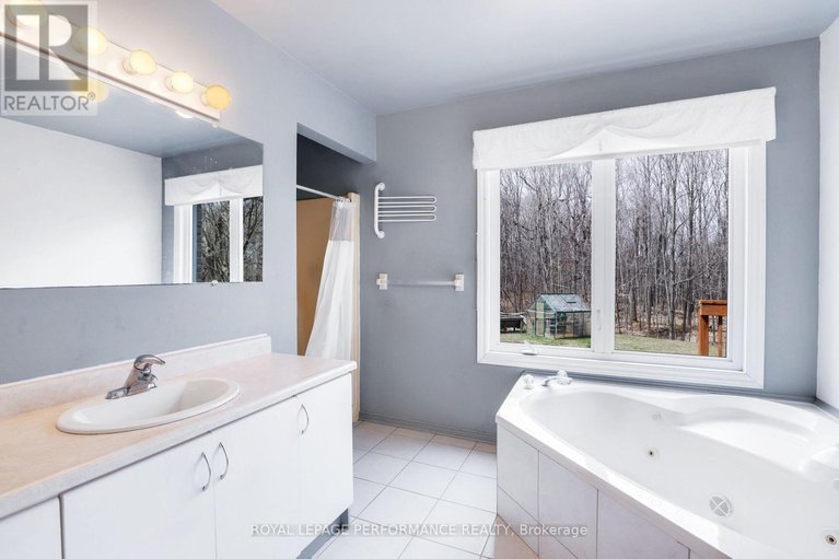 29658263/108-felton-crescent/russell-twp/russell/ontario/K4R1E5_17