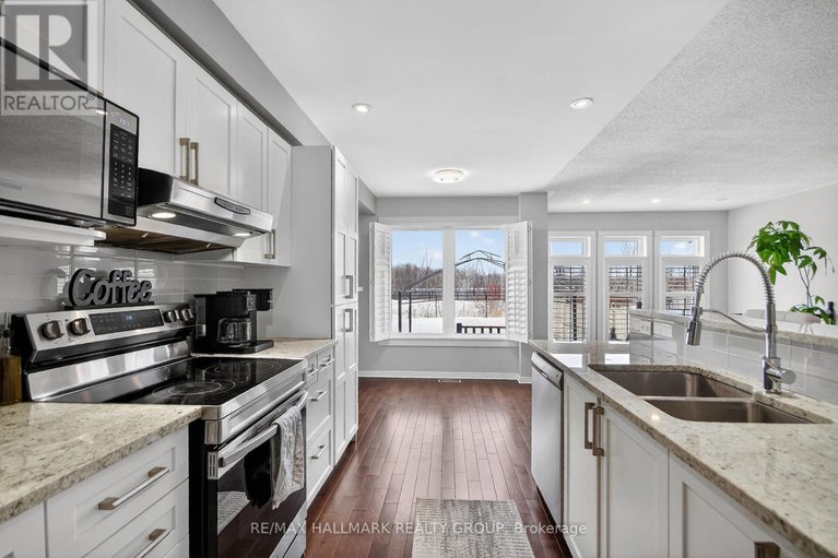 29387716/164-trail-side-circle/springridgeeast-village/ottawa/ontario/K4A5B3_17