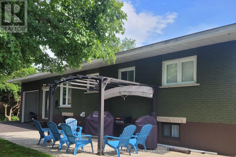 29204242/2515-gravelle-crescent/blackburn-hamlet/ottawa/ontario/K1B3A4_38