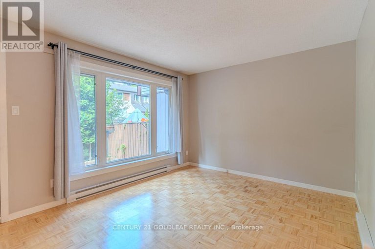 28602194/1342-cedarcroft-crescent/pineview/ottawa/ontario/K1B5C8_14