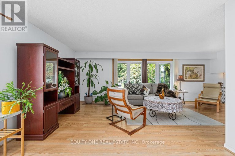 28495374/542-sirois-avenue/overbrookcastle-heights/ottawa/ontario/K1K1H4_21