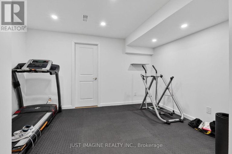 29583767/32-edenbridge-court/mer-bleuebradley-estatesanderson-park/ottawa/ontario/K1W0P1_43