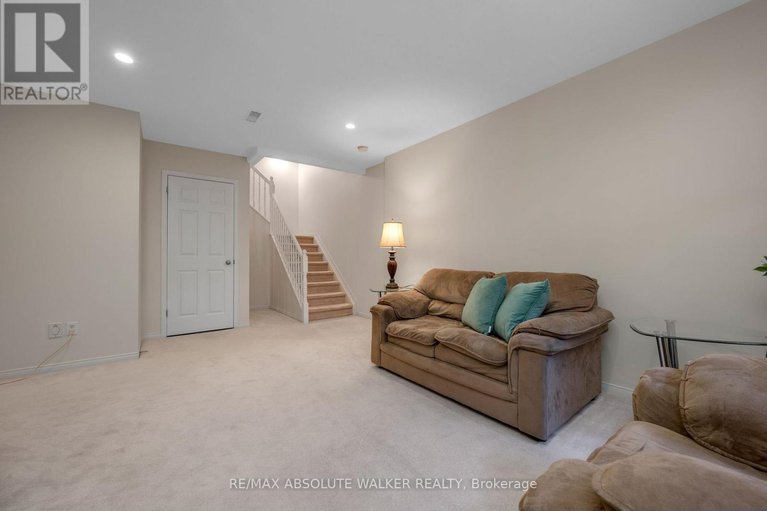 29043009/126-forestcrest-street/chapel-hill/ottawa/ontario/K1C7R3_34