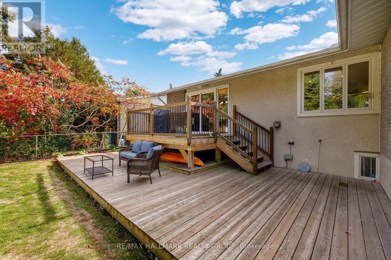 28989053/118-queensline-drive/bruce-farmgraham-parkqualicumbellands/ottawa/ontario/K2H7J5_44