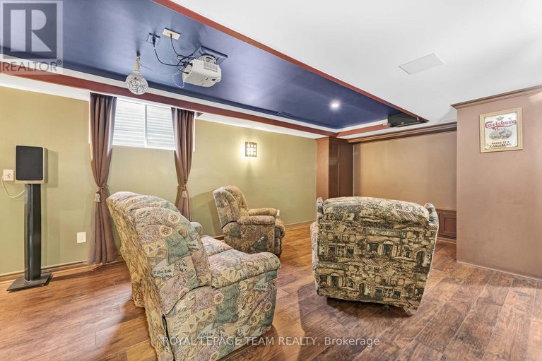 28771341/18-oakham-ridge/morgans-grantsouth-march/ottawa/ontario/K2K3B3_35