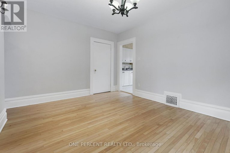 28348247/165-hawthorne-avenue/ottawa-east/ottawa/ontario/K1S0B2_12