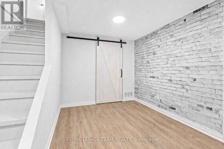 29675105/25-grady-crescent/sheahan-estatestrend-village/ottawa/ontario/K2H5S2_27