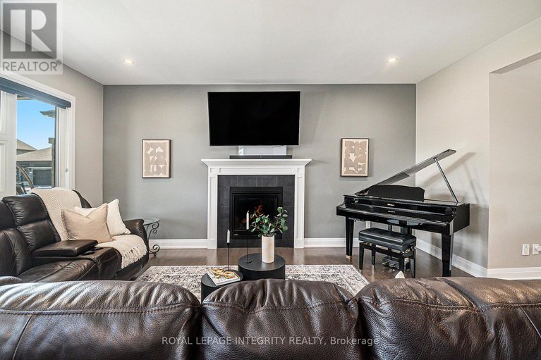 28646652/153-lyon-street/embrun/russell/ontario/K0A1W0_9