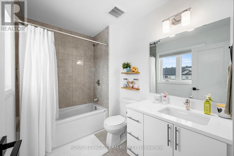 29484590/437-fleet-canuck-private/huntley-ward-south-east/ottawa/ontario/K0A1L0_33