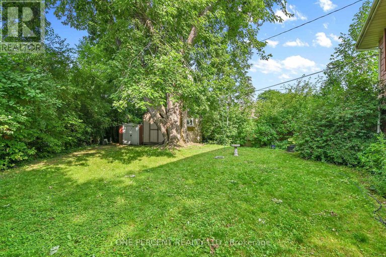 28647610/1244-joyce-crescent/bel-air-heights/ottawa/ontario/K2C2M9_31