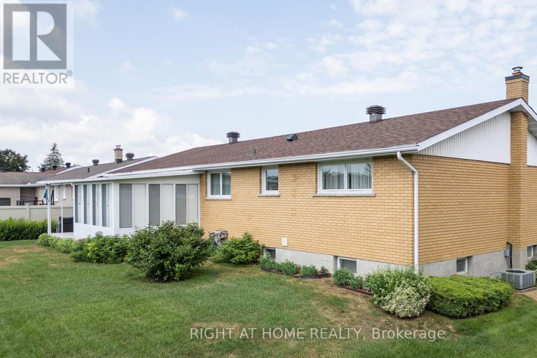 28599787/2355-raymond-street/town-of-rockland/clarence-rockland/ontario/K4K1K3_5