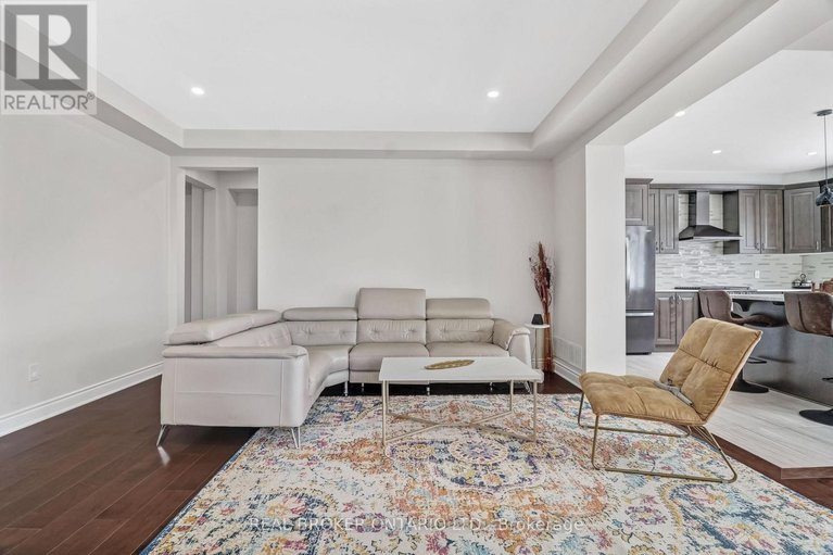 29417317/642-continental-avenue/emerald-meadowstrailwest/ottawa/ontario/K2S1B6_9