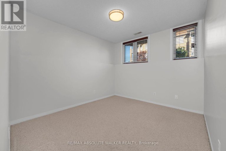 28933682/1647-locksley-lane/beaconwood/ottawa/ontario/K1J1B6_18