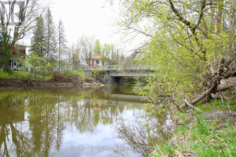 28302296/1c-97-mill-street/village-of-russell/russell/ontario/K4R1B8_21