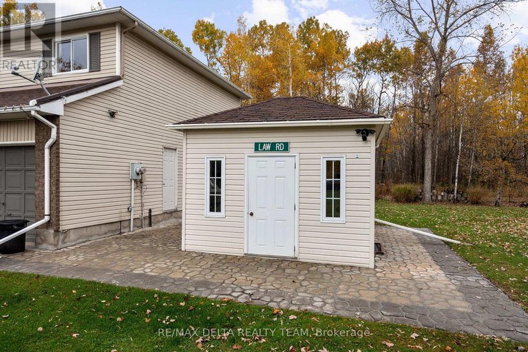 29027836/1099-des-erables-court/clarencerockland-twp/clarence-rockland/ontario/K4K1K9_27