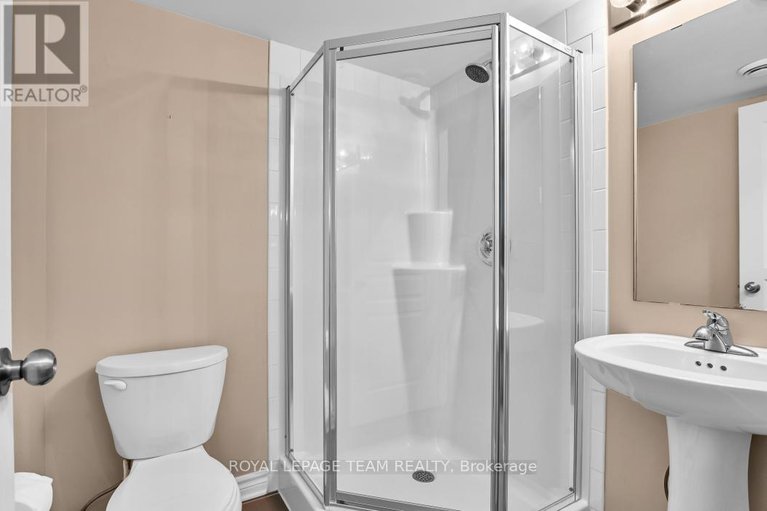28681481/604-brian-good-avenue/riverside-southgloucester-glen/ottawa/ontario/K4M0G7_28