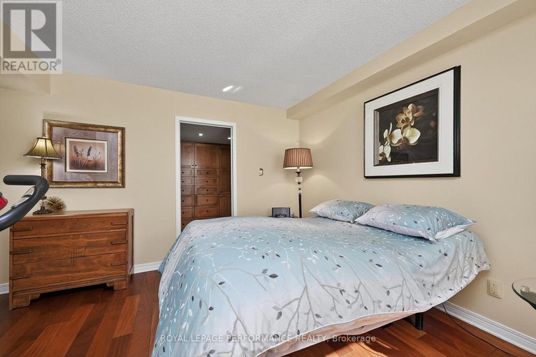 28999707/203-120-darlington-private/hunt-clubwestern-community/ottawa/ontario/K1V0X5_28