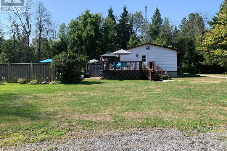 28823443/690-limerick-road/north-grenville-twp-kemptville-south/north-grenville/ontario/K0G1T0_37