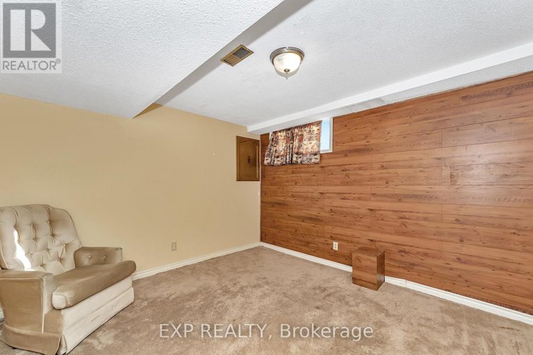 28592981/1309-plante-drive/hunt-clubwestern-community/ottawa/ontario/K1V9Z8_29