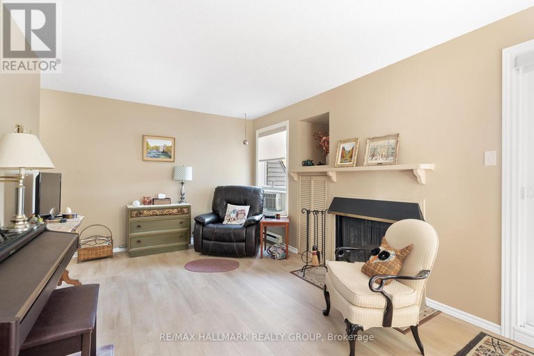 28876124/d-3070-councillors-way/blossom-parkleitrim/ottawa/ontario/K1T2S6_7