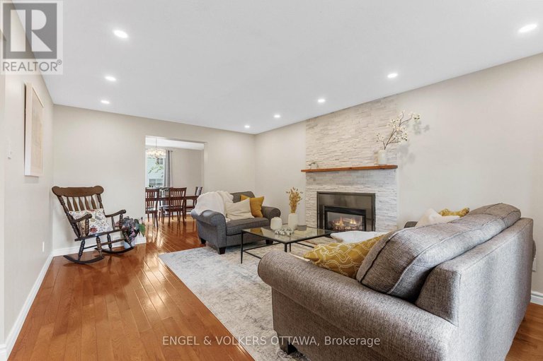28648690/97-queensline-drive/bruce-farmgraham-parkqualicumbellands/ottawa/ontario/K2H7J6_4