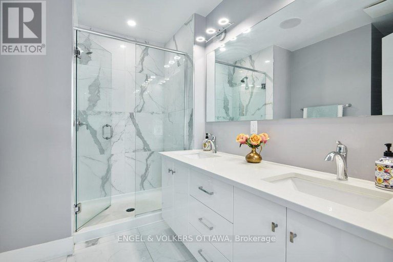 28965928/353e-booth-street/west-centre-town/ottawa/ontario/K1R7K1_28