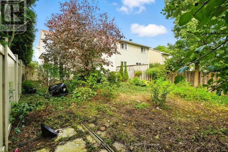 28807492/1115-st-emmanuel-terrace/convent-glen-north/ottawa/ontario/K1C2J6_24