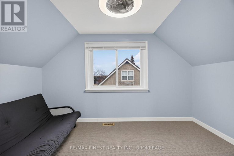 29253949/105-salisbury-avenue/brockville/brockville/ontario/K6V2T6_15