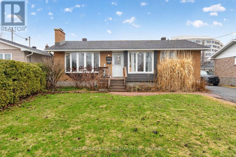 29620538/1307-aurele-street/pineview/ottawa/ontario/K1B3L4_1