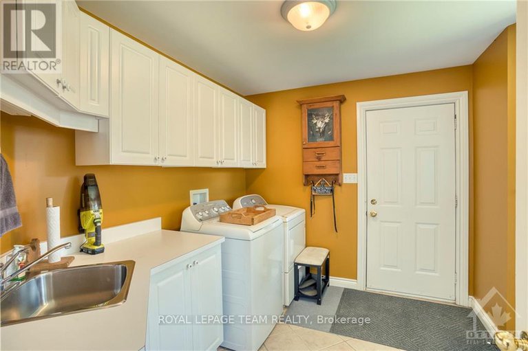 27581108/6443-martin-street/blakeneyalmonte/almonte/ontario/K0A1A0_16