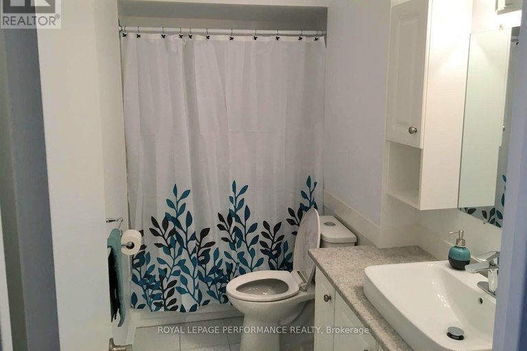 28598401/1113-20-chesterton-drive-w/borden-farmstewart-farmcarleton-heightsparkwood-hills/ottawa/ontario/K2E6Z7_17