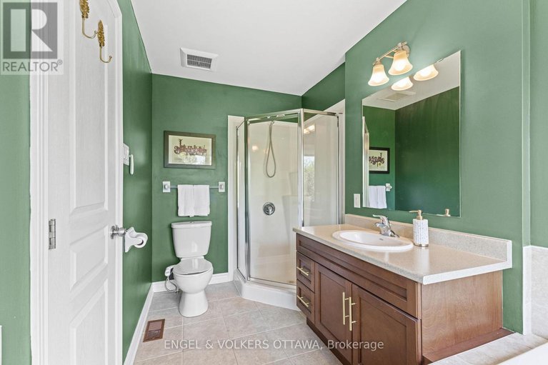 28528943/18-mccooeye-lane/stittsville-central/ottawa/ontario/K2S1B9_17